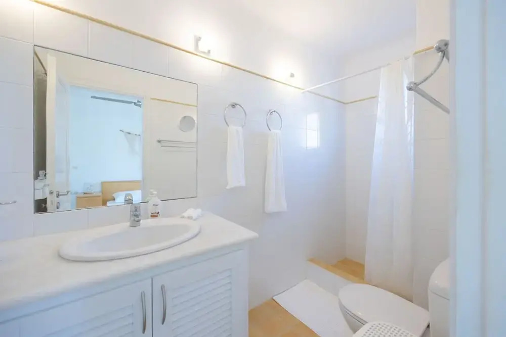 Villa Leilani 3 Bedroom Home by the Beach