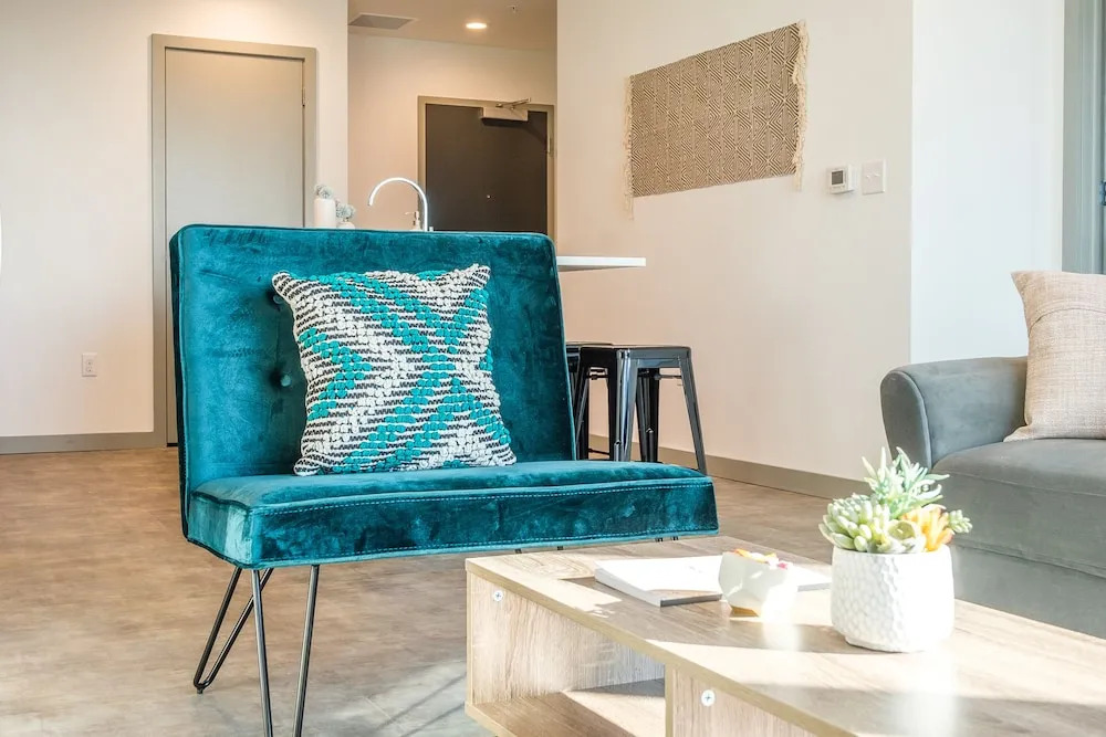 Modern Downtown Apartments by Frontdesk
