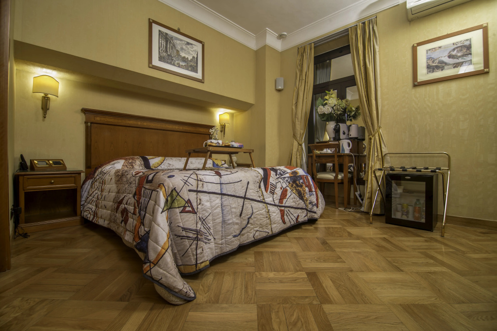 Luxury Rooms H 2000 Roma