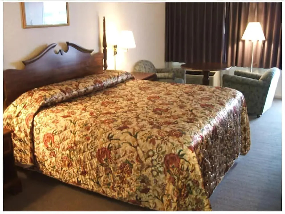 Red Carpet Inn And Suites Scranton