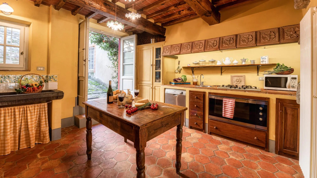 VILLA PRIMO SOLE 22, Emma Villas