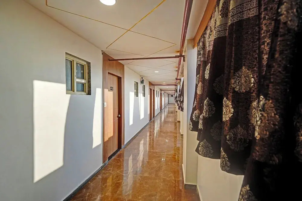 FabHotel The Grand I