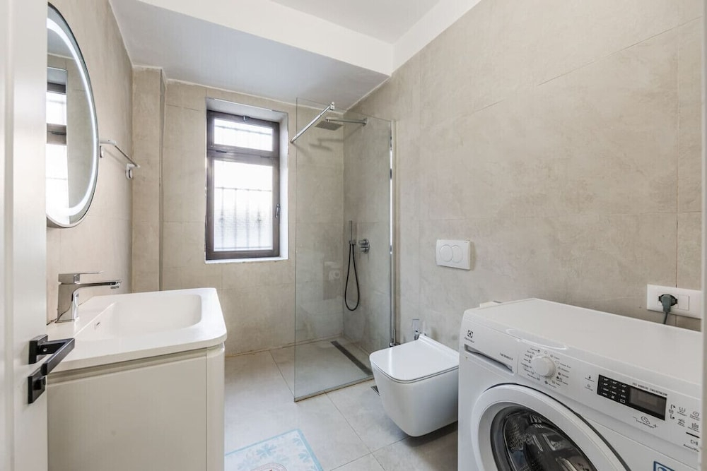 City Center Apartment Cozy 1BR With Patio