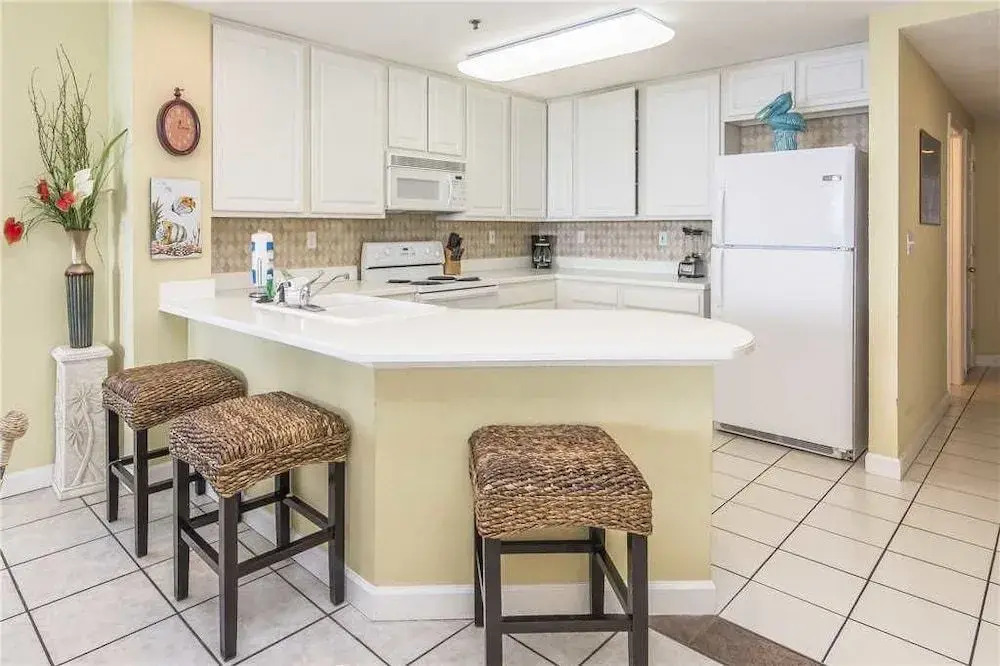 The Enclave 907 - 3 Br condo by RedAwning