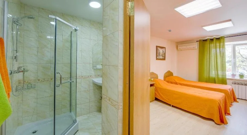 Leto Hostel