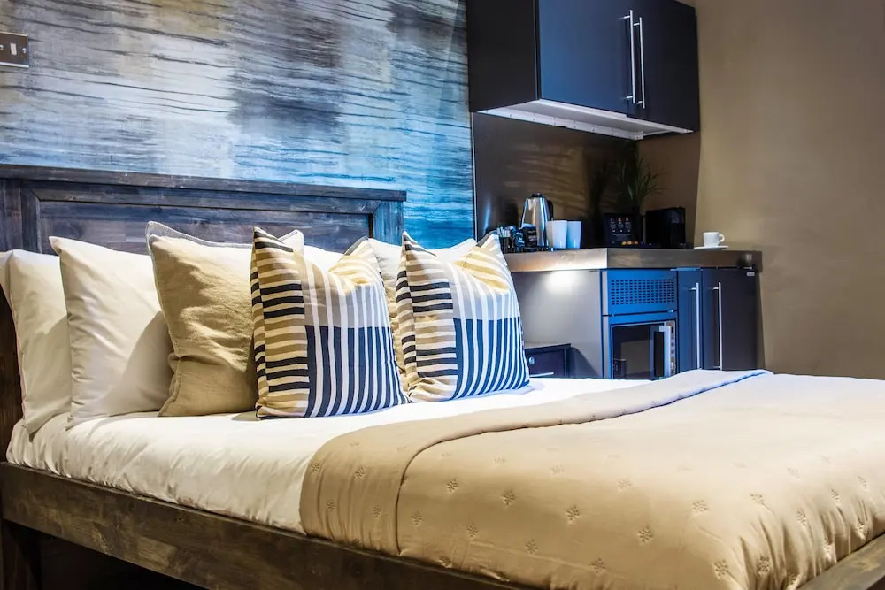 Eton House - Self Check-In, Ensuite Rooms & Self-Catering Studios