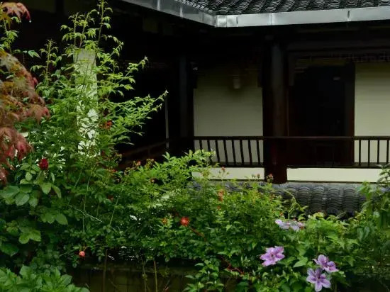 Pingle Ancient Town Lijiang Hostel