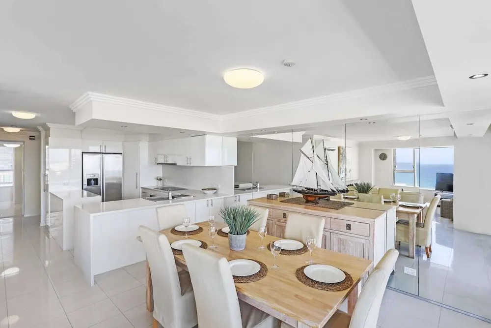 One The Esplanade Apartments on Surfers Paradise