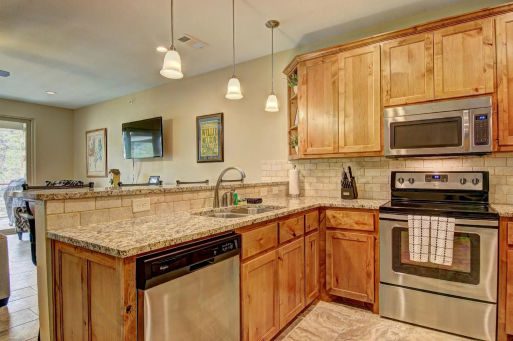 Rivendell RG 208 in Canyon Lake