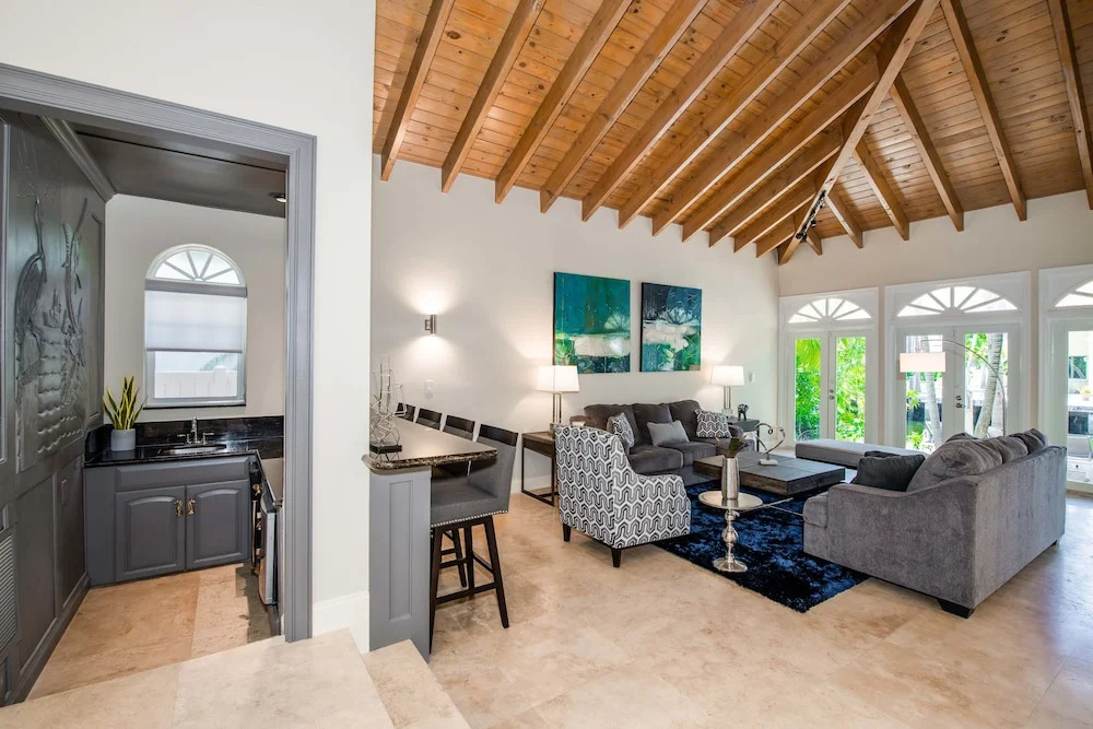 The House of 425 Coral Way 5 Bedrooms 4.5 Bathrooms Home
