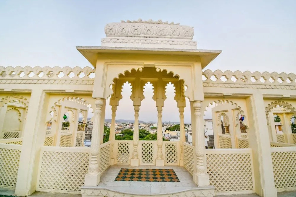 Oyo 5349 Shree Jagdish Mahal Heritage Hotel