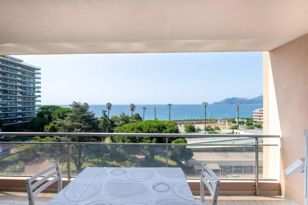 Duplex avec vue sur mer et piscine