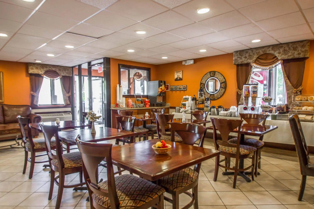 Rodeway Inn & Suites