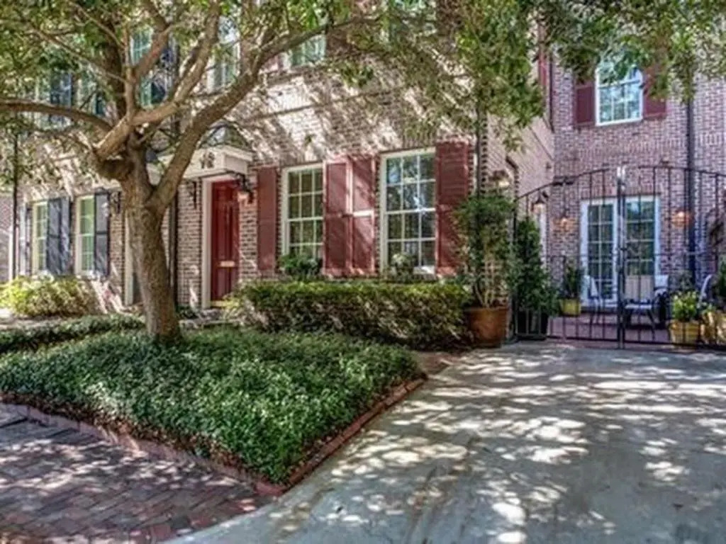 Luxury 3Bed Townhome in Historic Downtown Savannah