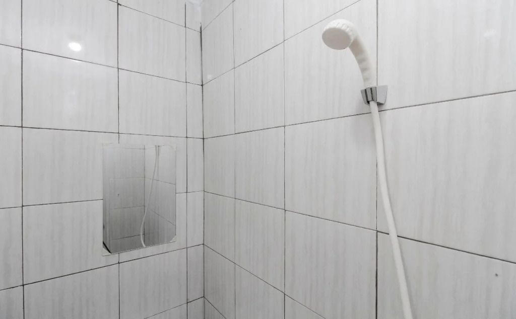 RedDoorz Plus near Budi Luhur University Jakarta