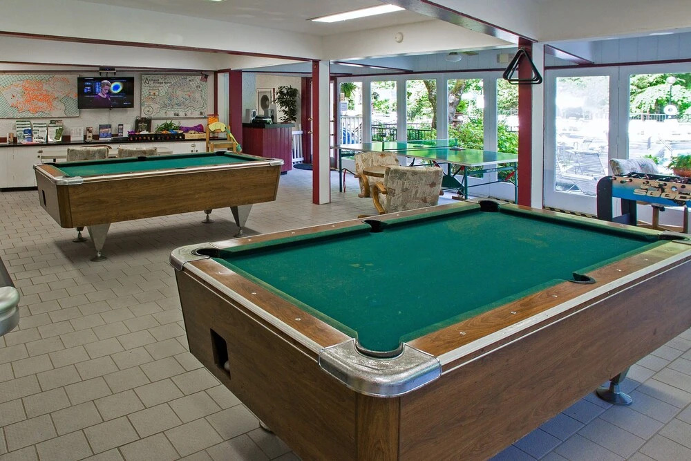 Yetis Hideaway W/ 3 Pools - Near Skiing, Dining 2 Bedroom Condo