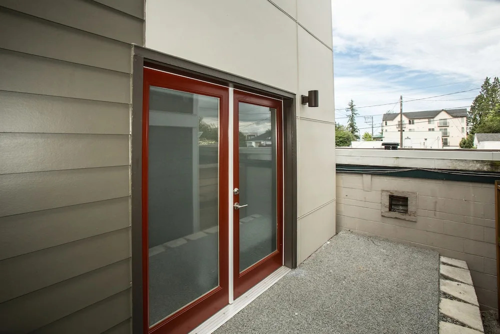 Modern Seattle Condo Sleeps 4