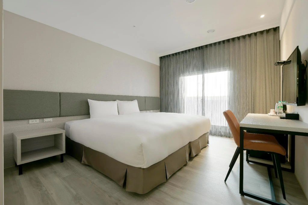 Gold Hotel