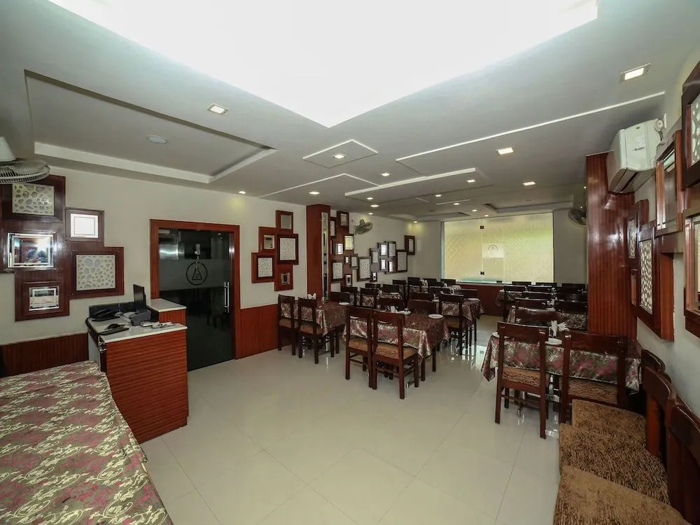 OYO 7367 Hotel Dessert Palm