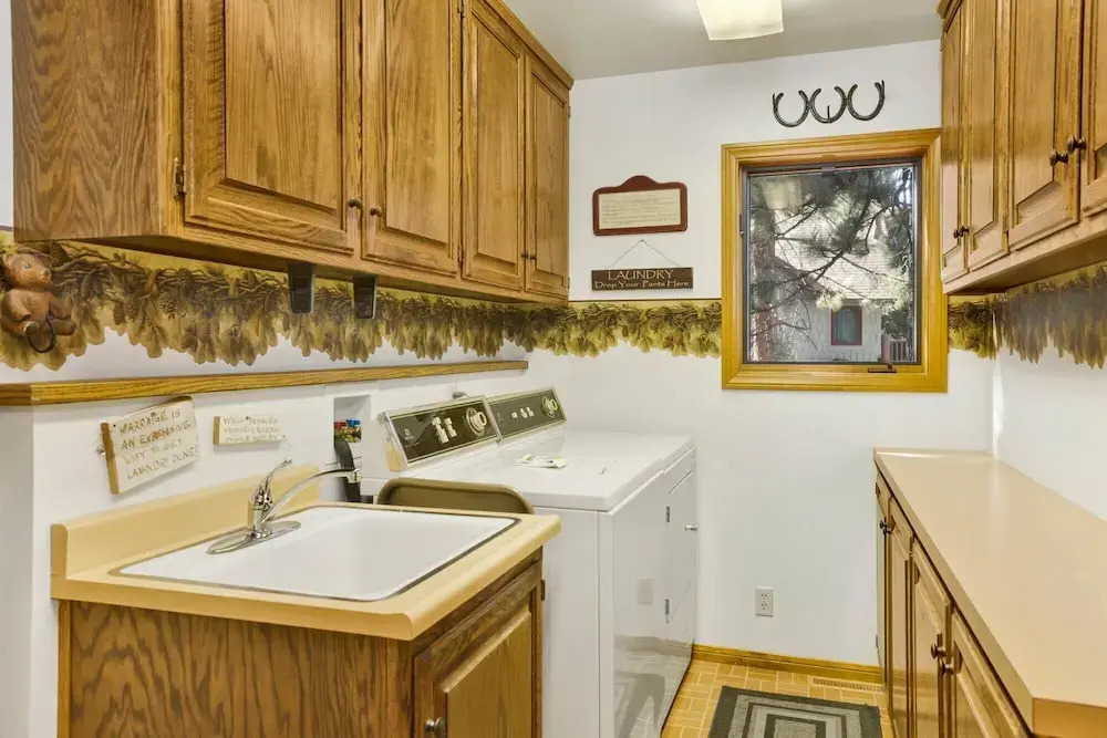 Cove Lakefront Chalet #2098