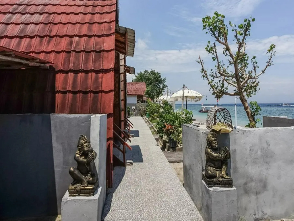 Road Beach Villa