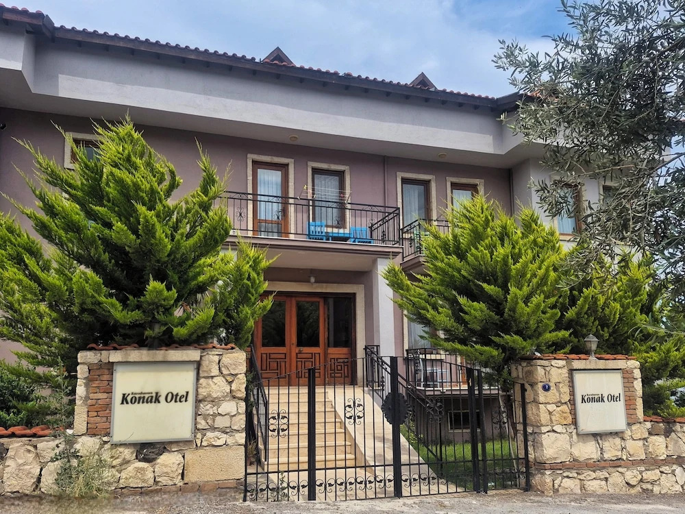 Karaburun Konak Hotel