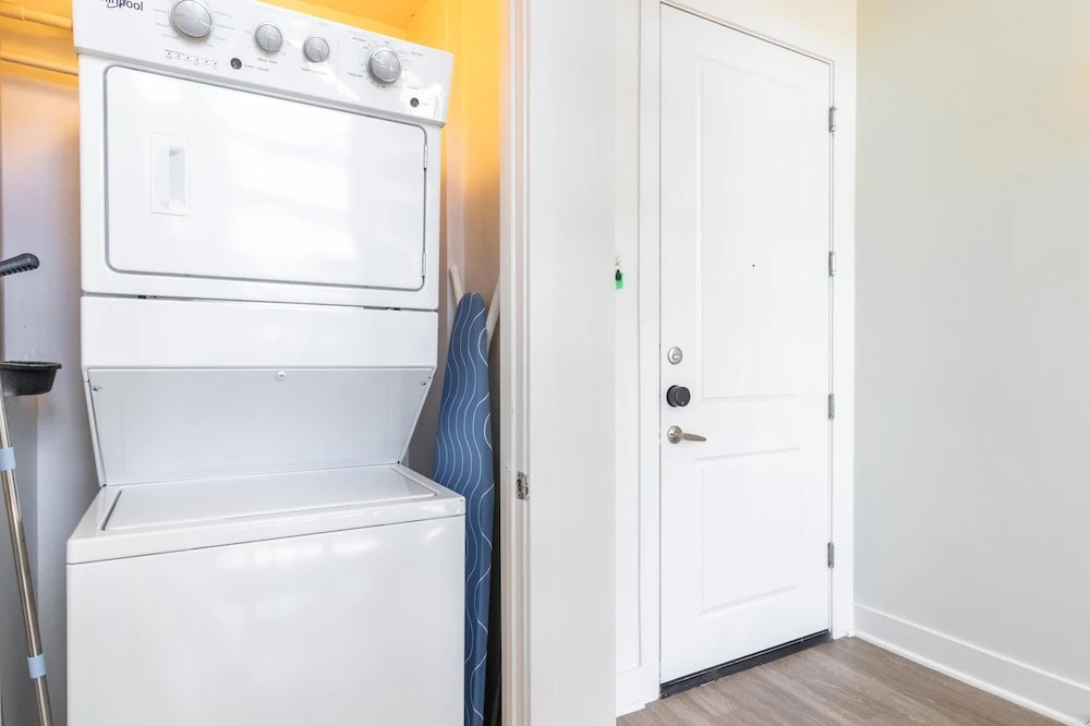 2sty Loft-Close to Shops & Dining-4057