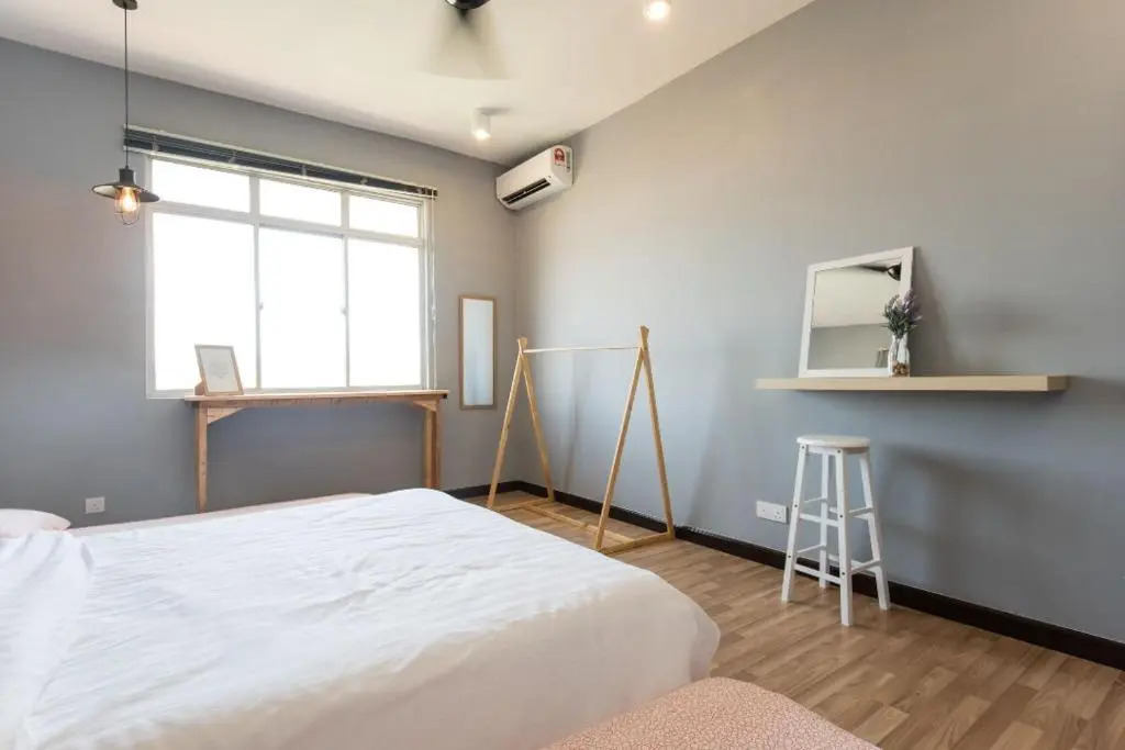 Loft Design 4Rooms 2Bath。KL 工业风 near LRT