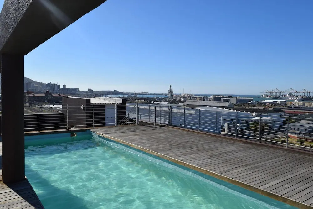 Modern 2 Bedroom Apartment in Cape Town