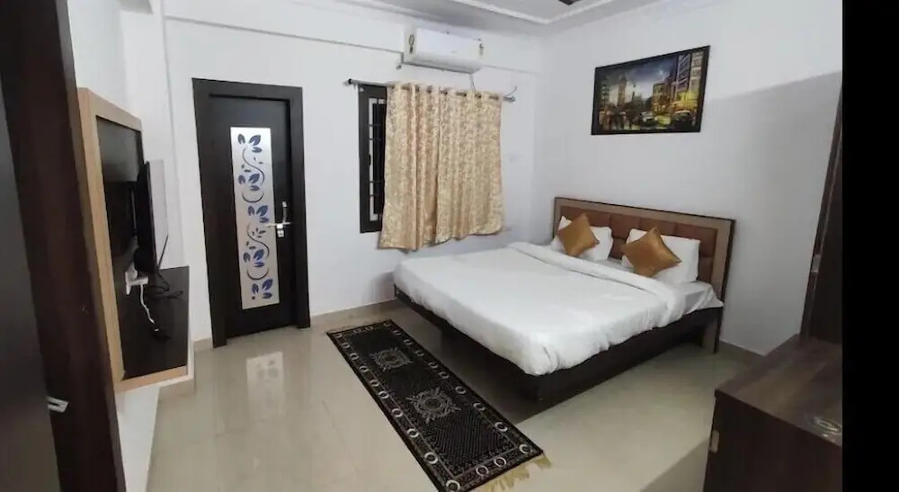 StayVilla Royal Executive Rooms