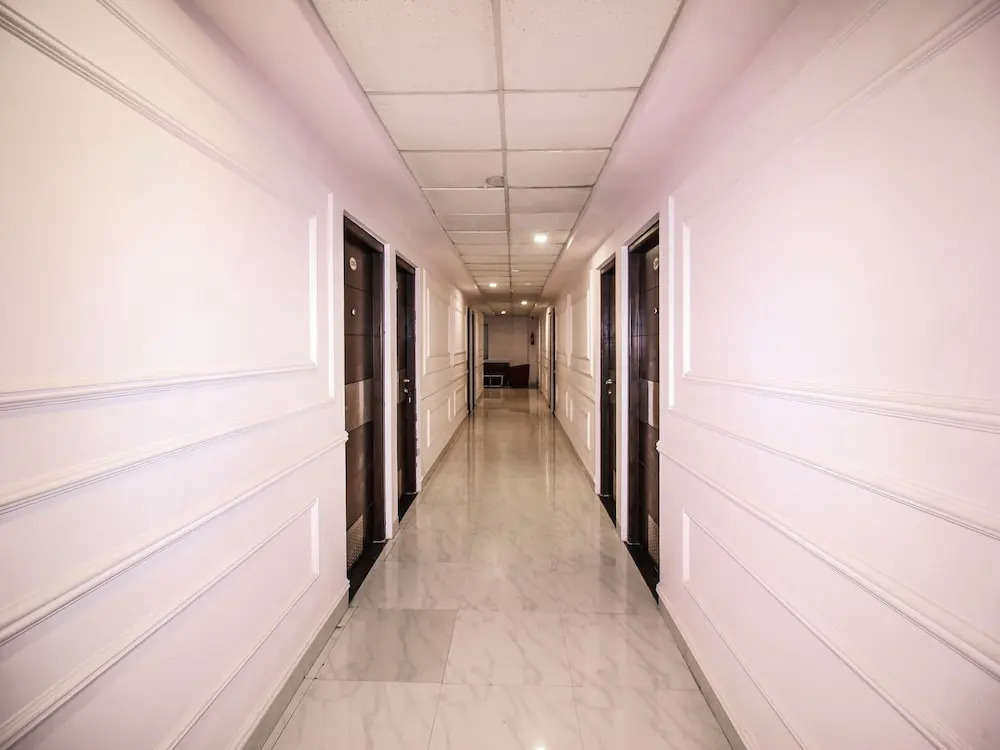 OYO 18849 Hotel Raj Shikhar