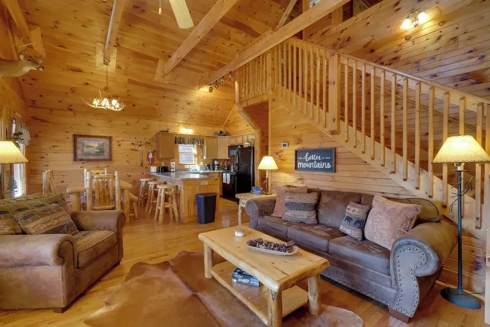 Gatlinburg Scenic Cabin w/ Hot Tub 2 Mi to Dtwn