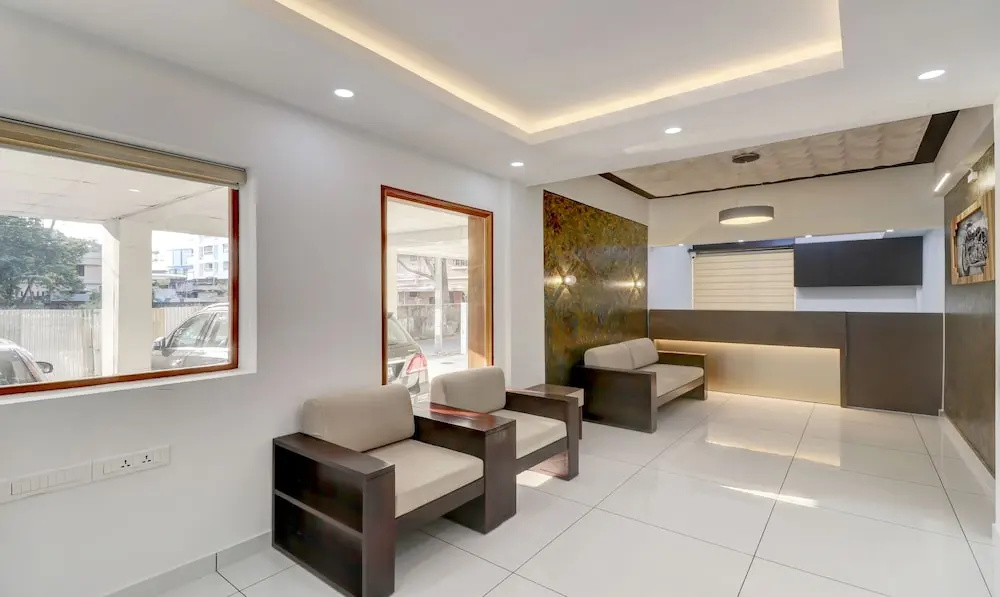Treebo Petals Suites Marine Drive