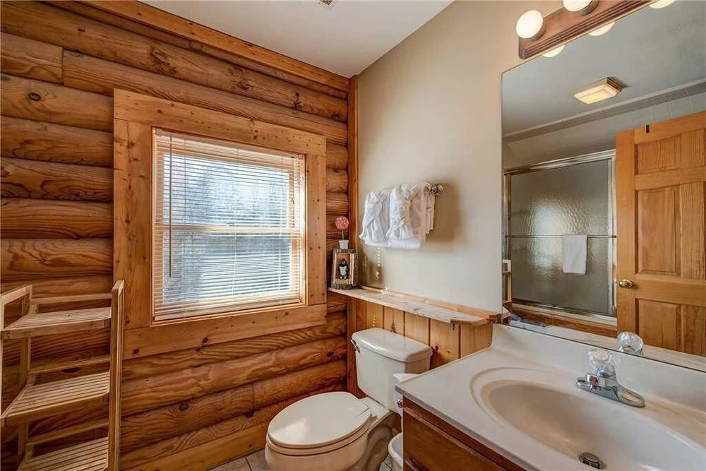Another Day Inn Bearadise 2 Bedroom Home with Hot Tub
