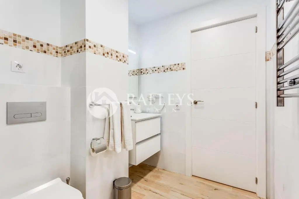 Modern 1 BR apartement in very center of Marbella.