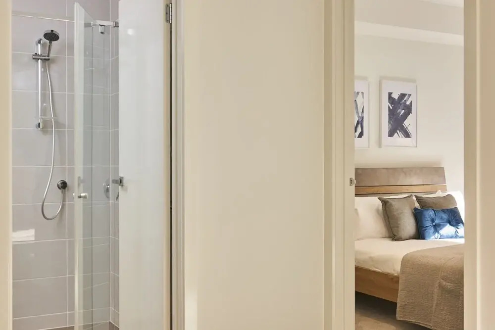 Spacious and Bright 1 Bedroom Apartment