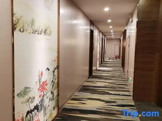 Yunpu International Hotel (Foshan Lecong Furniture World)
