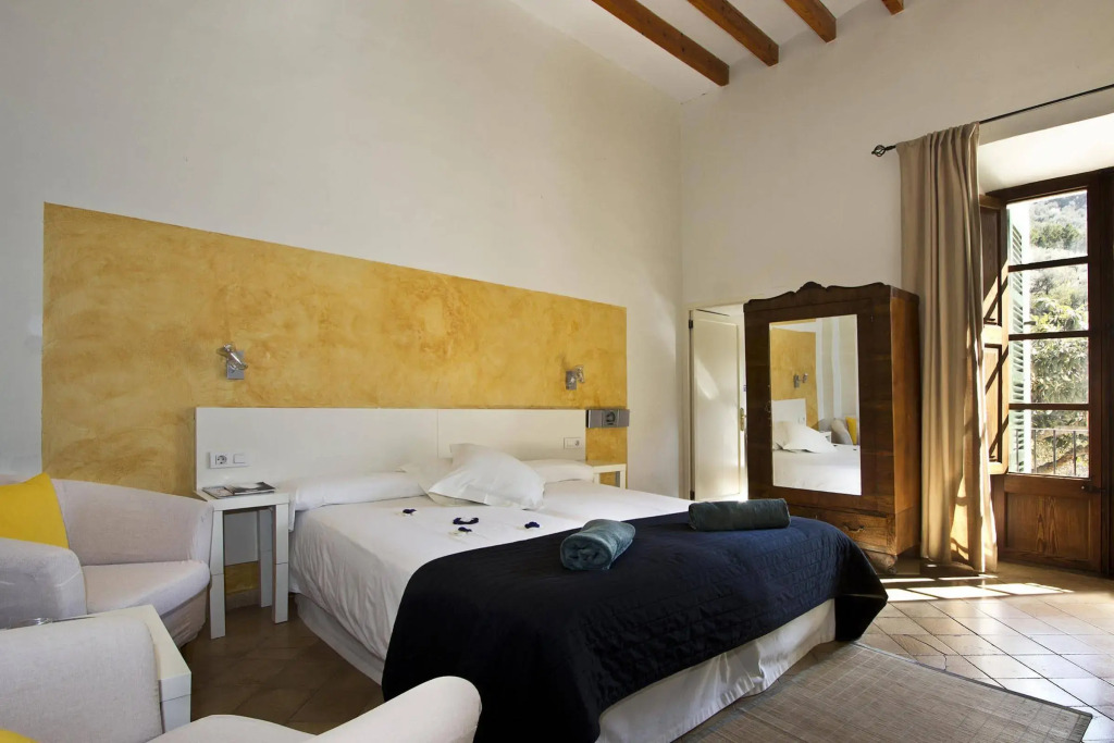 Fornalutx Petit Hotel - Bed & Breakfast