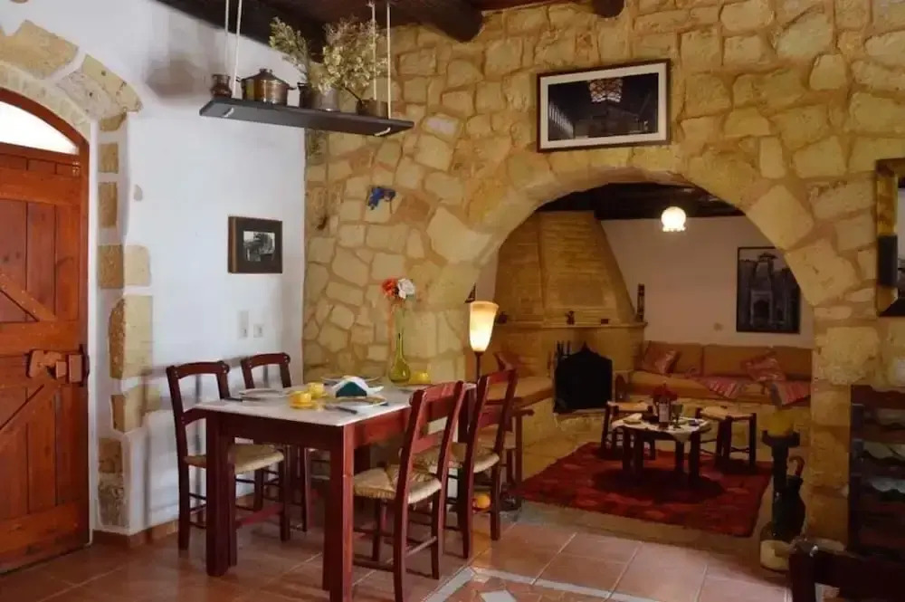 Apanemia Stone House in Crete