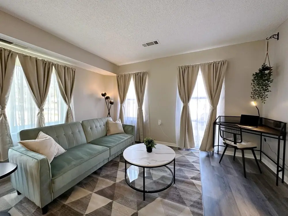 The Kansas City Plaza - Business Suites