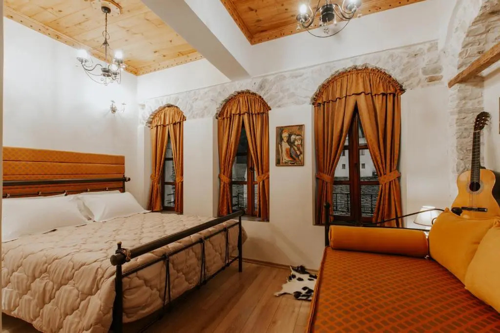 Hotel SS KEKEZI