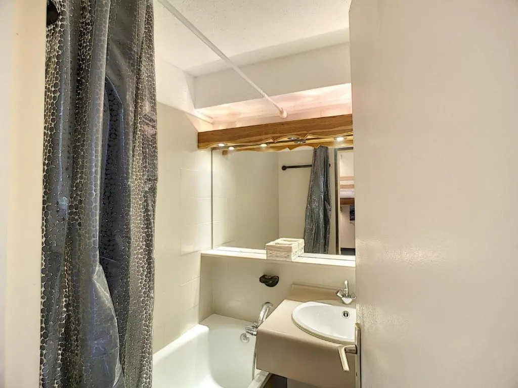 Appartement Les Menuires, 1 pièce, 4 personnes - FR-1-178-338