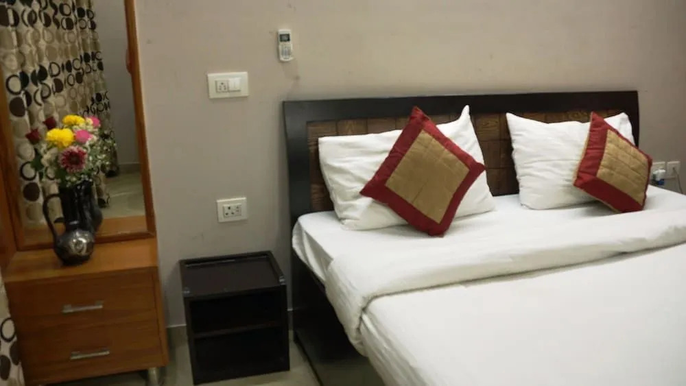 Maxfort Hospital Apartment