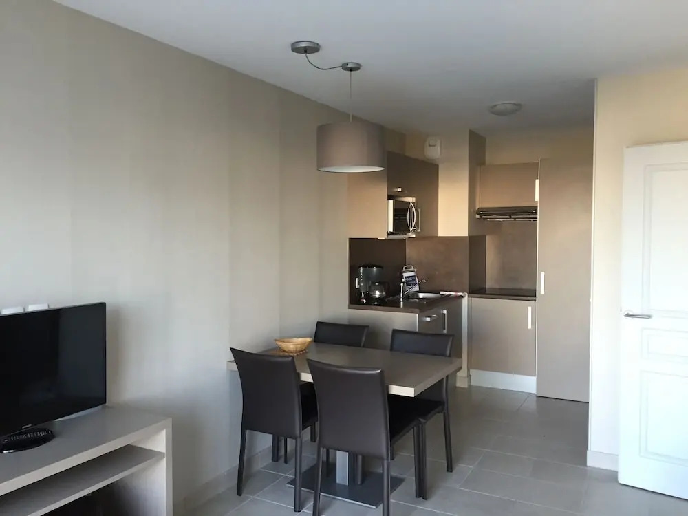 Modern Apartment Only 50 M. From the Beach of Concarneau