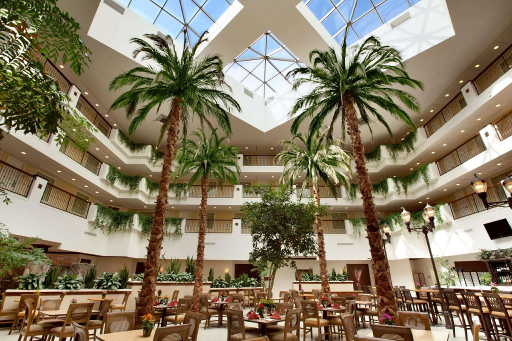Embassy Suites La Quinta Hotel & Spa