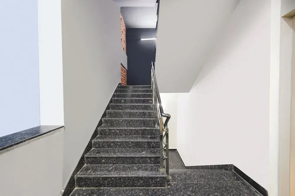 FabHotel Yendluris Abode