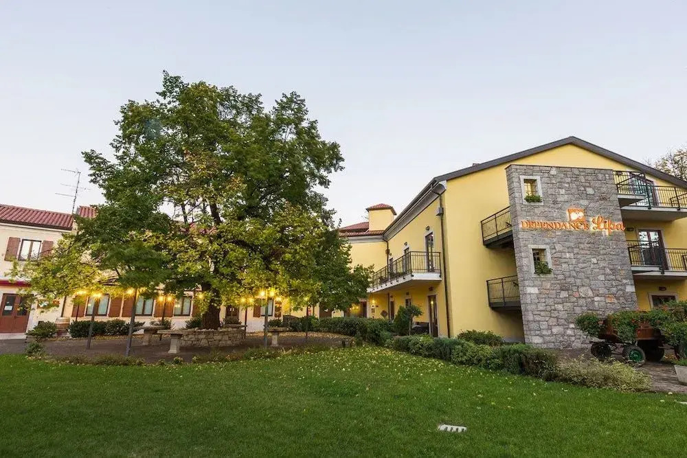 Center Hotel