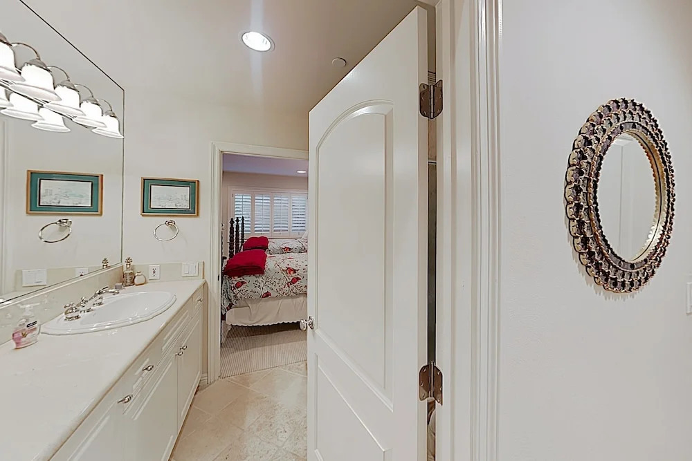 New Listing! Hillside Beach House w/ Ocean Views home