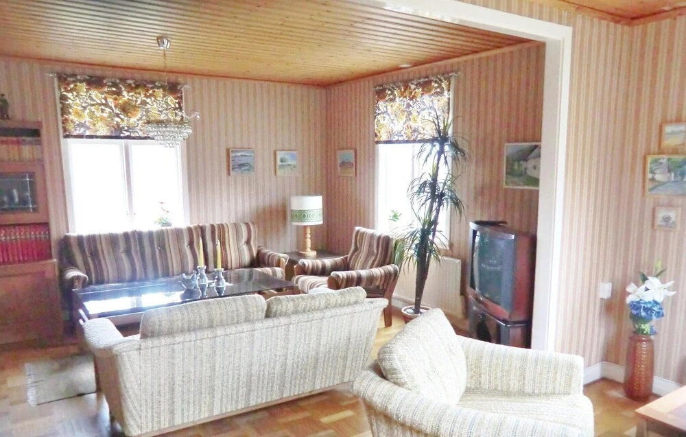 2 Bedroom Cozy Home In Mörbylånga