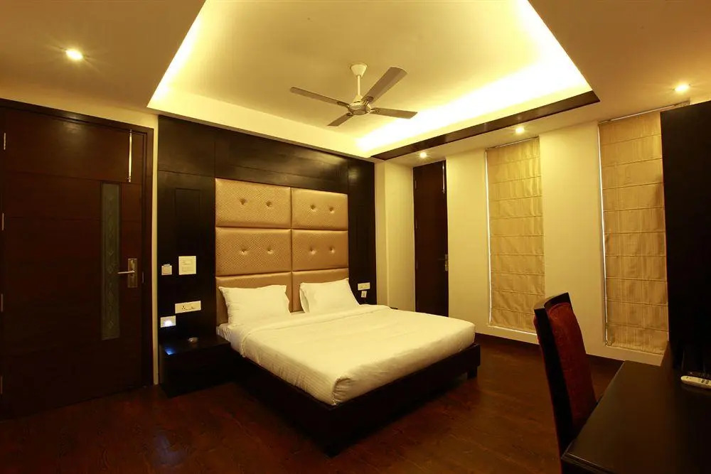 Jasola Suites And Apartments